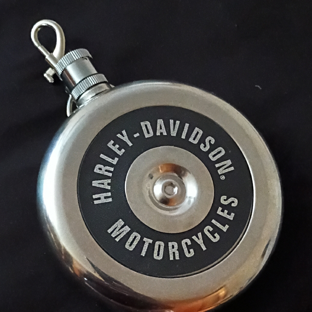 Harley-Davidson Black and Silver Round Keychain Flask 6x5 inches And Holds 8oz .